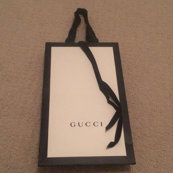 🔥AUTHENTIC🔥 GUCCI Gift Paper Bag 11-1/2” x 6-3/4” x 2-1/2” - Picture 2 of 5